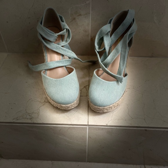 Lulu’s lace up wedge shoes - Picture 6 of 8